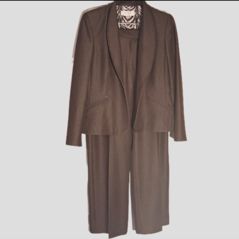 SUIT STUDIO 2PC BROWN PANTSUIT SIZE 12